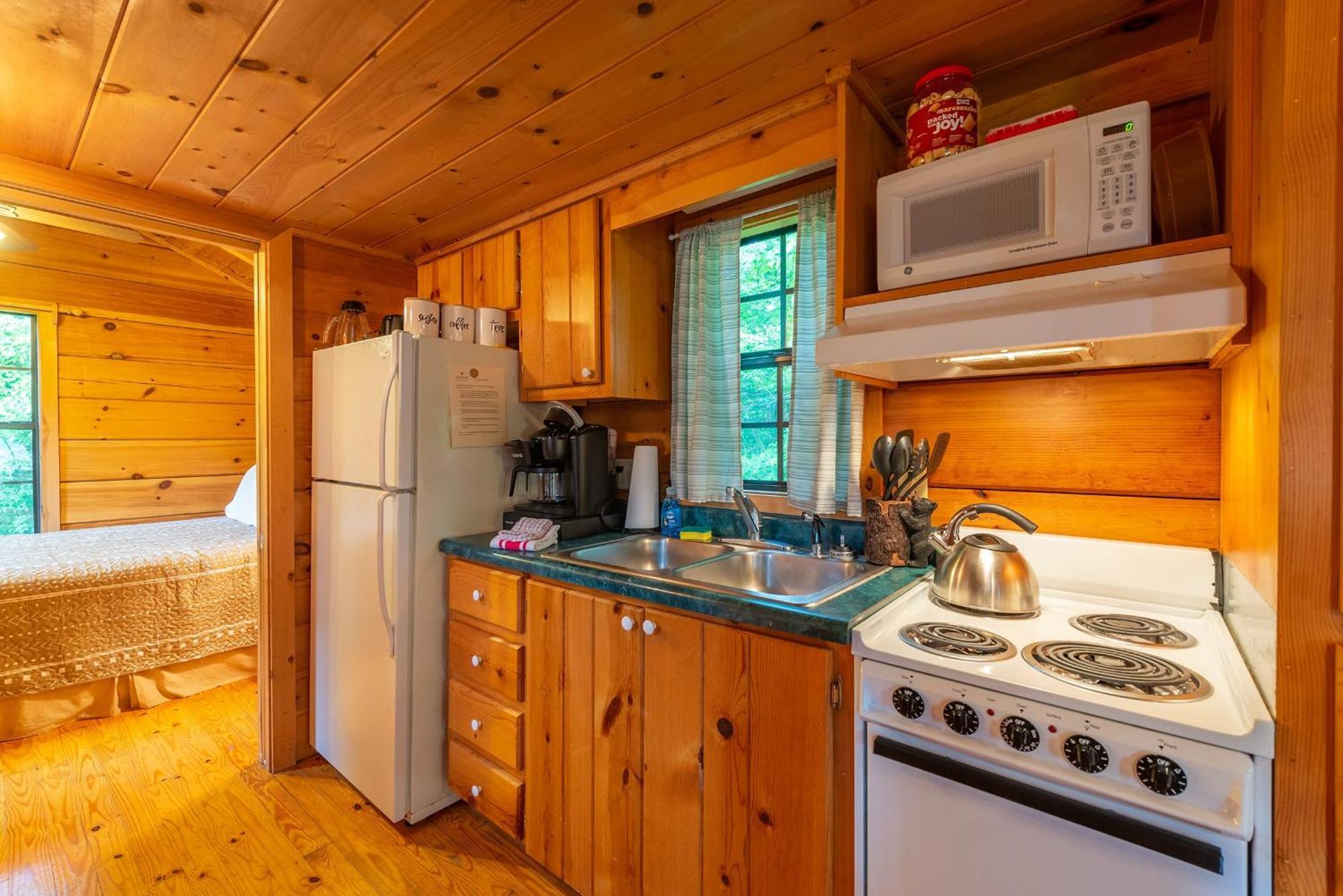 Engadine Inn And Cabins Candler Esterno foto